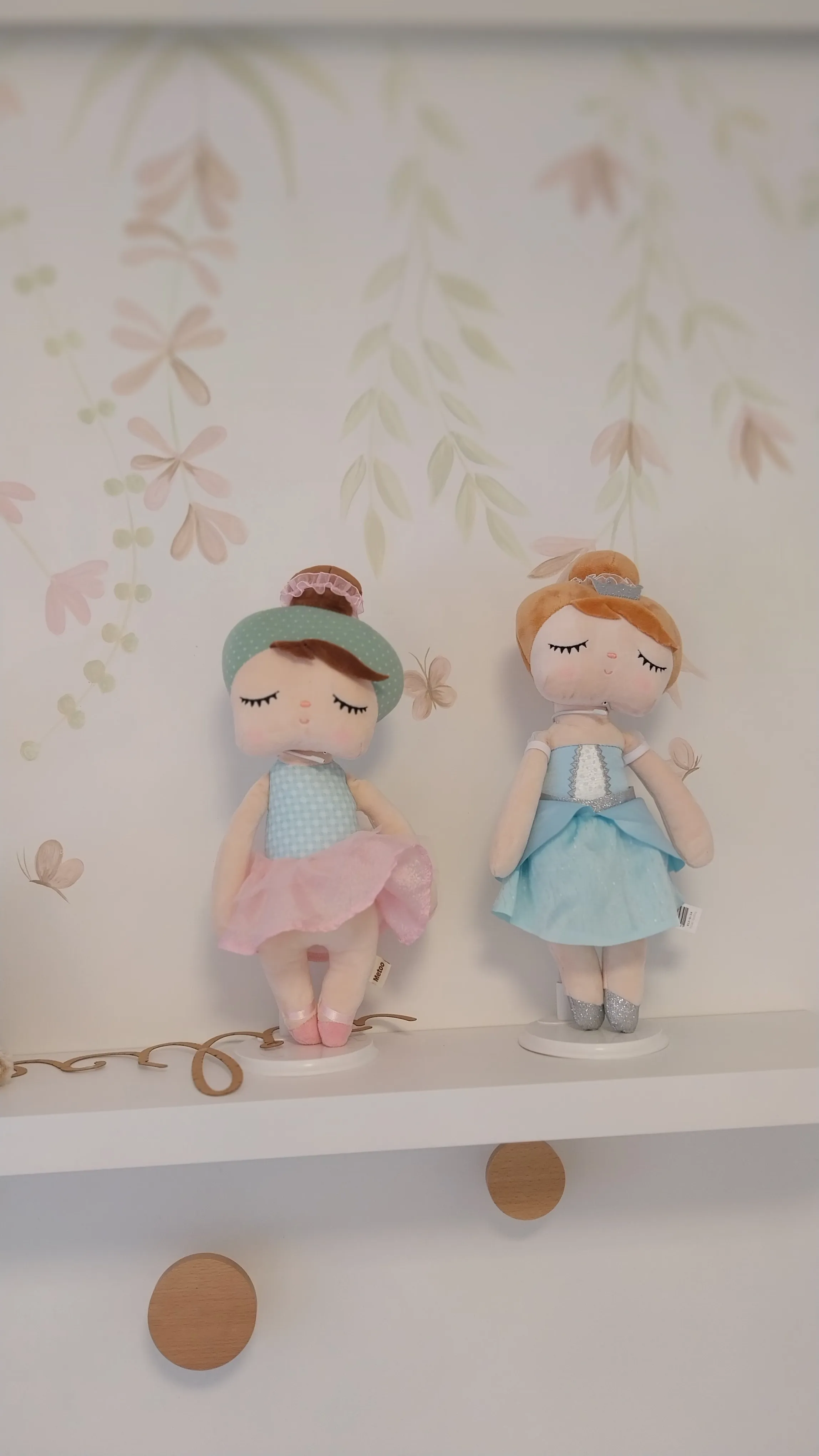 Habitación de bebé decorada con pintura artística — JackVa Pinturas